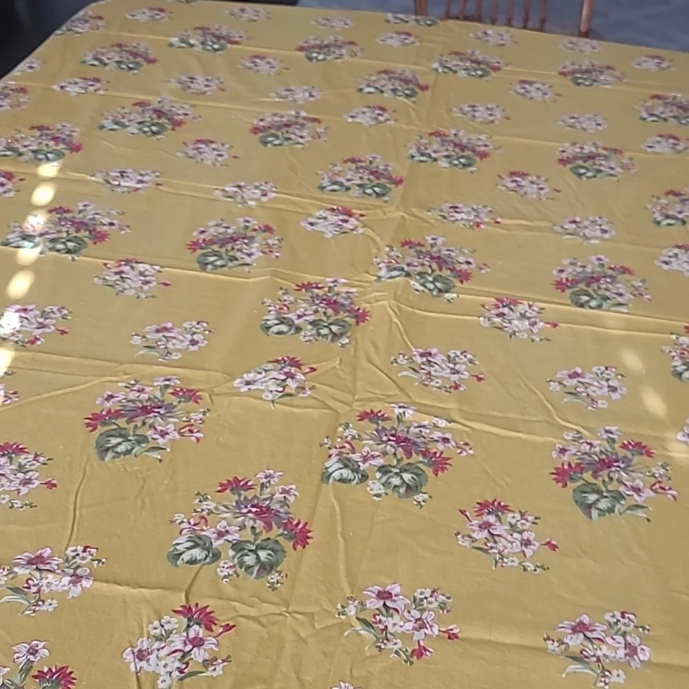 Williams Sonoma Tablecloth 70x108